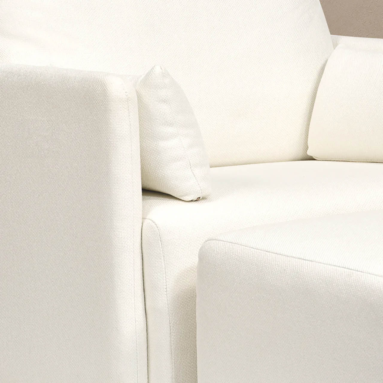 Oilo Ollie Recliner w/ Power in HP Whisper Cloud- Bambi Baby